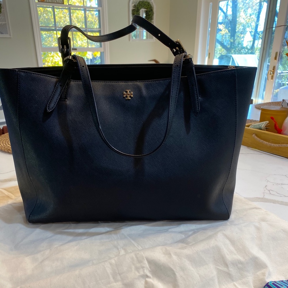 Tory Burch Robinson large leather tote *authentic*